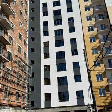 Продам 1 кім. Центр. Можливе розтермінування.