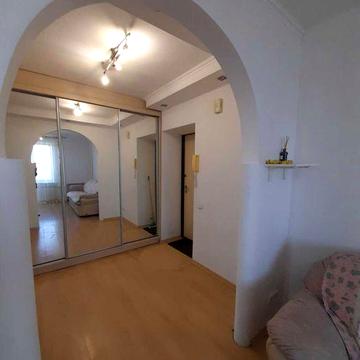 Сдам 2х ком кв кап ремонт у метро. Холодная Гора.