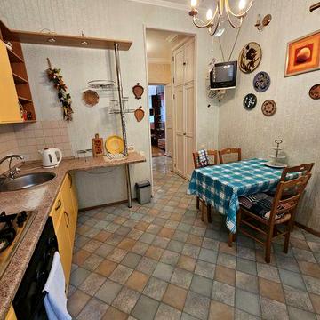 2х квартира,  Нагорка, ул. Гоголя,  угол  с ул. Чернышевского