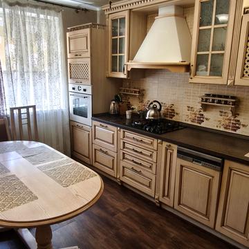 Саєнка вул., 10