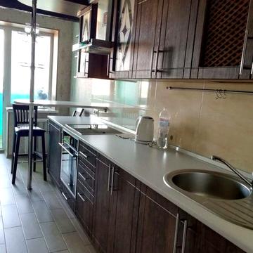 Бідного 18 , велика 1 кімнатна квартира для сімʼї без дітей