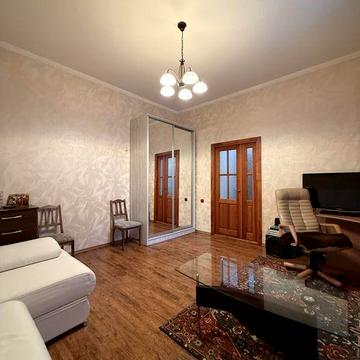 Продаж гаоної 1к квартири в центрі міста.