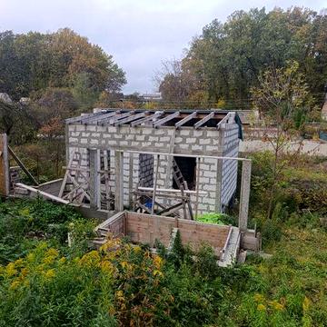 Продам не добудований будинок!