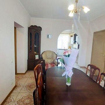 Довгострокова оренда 4к Дім Тичини вулиця