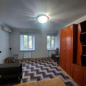 Новосільська вул., 33/1