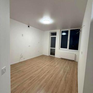 Простора квартира 57м² з ремонтом та двома балконами