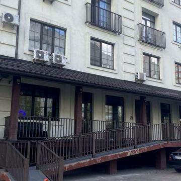 Здається евро двушка.Успішна 28.Голосіііівський