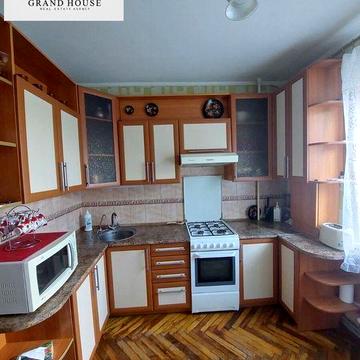 Продам великогабаритну 4-и кімнатну квартиру по вулиці Державності.