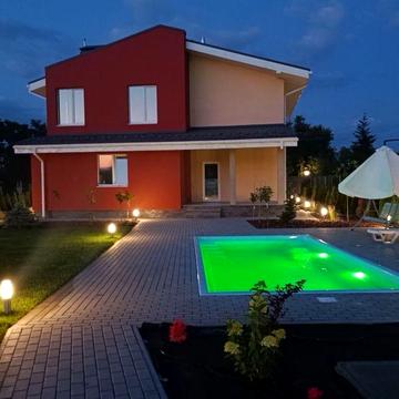 Продаж розкішного будинку з басейном с. Гнідин , Бориспільський район.