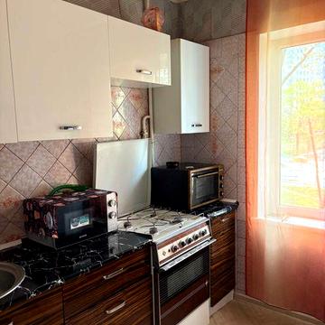 2 кімнат квартира 52 кв.м ( Беретті,12) роздільні кімнати, газ, 53000дол.США