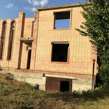 Продам  будинок не добудований.