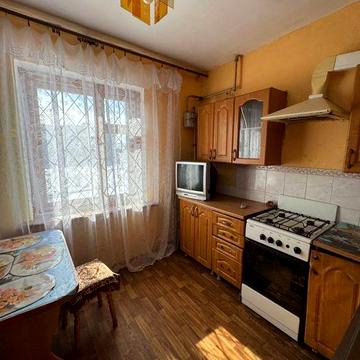 Продається квартира , найвигініша пропозиція. Поряд природа Ліс та чисте повітря. Поряд щкола та садочок Можна Під ДержПрогр