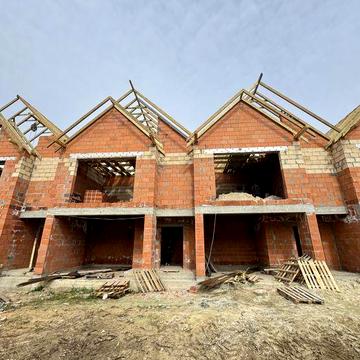 Просторий таунхаус 135 м² біля річки | Закрита територія | Велика ділянка