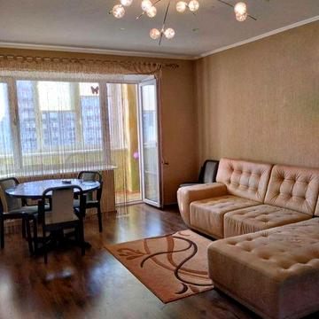 Продам 3-кмн Бажана 30. 10-й поверх.