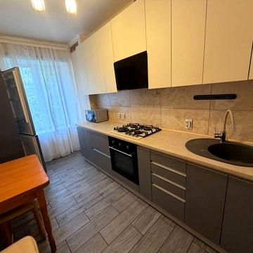 Вул. Попова. Оболонь. Оренда роздільної 2к квартири, можна з тваринами.