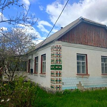 Будинок в тихому селі Гута-Забілоцька