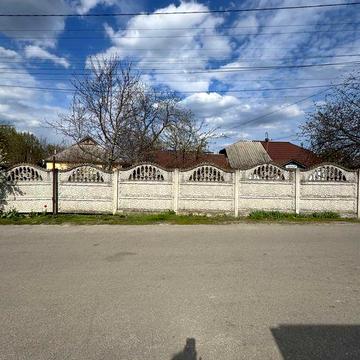Продаж будинку на приватній земельній ділянці поряд з ЦЕНТРОМ міста.