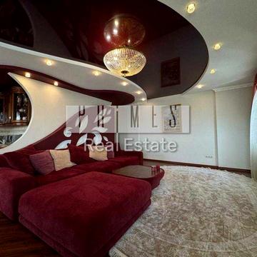 Продаж 3-к квартири в елітному будинку