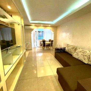Продаж 3 кімнатна  квартира вул.Велика Васильківська  89 м2