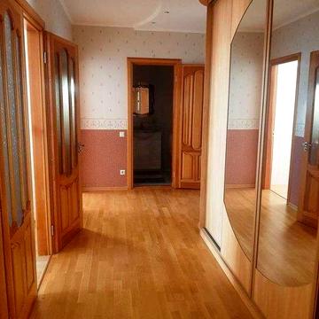 Продається  двостороння 3-кімнатна квартира, вул. Волинська , 10 ЖК ЖЕК