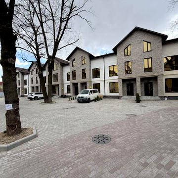 Продам таунхаус з центральними комунікаціями Петропавлівська Борщагівка без комісії