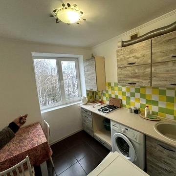 Здається 1 кім.квартира  (вільно з 16 травня) (район 2 школи)