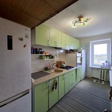 Продам 3к квартиру з гарним ремонтом в цегляному будинку вул. Львівське шосе