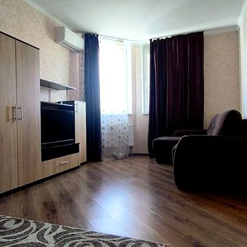 Затишна однокімнатна квартира в ЖК 4 сезони, вул. Юлії Здановської, м.Васильківська