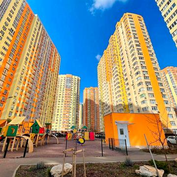 Сімї Кульженків вул. (Петра Дегтяренка), 8