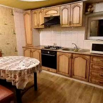 Вільний до заселення, півбудинку, центр