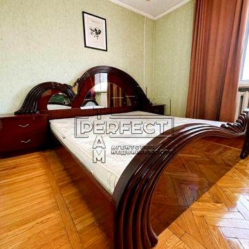 Продаж 2к квартири Лесі Українки 5 / Леси Украинки 5
