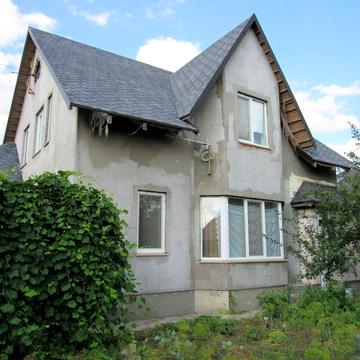 Продам 2-поверховий будинок (150,9м2) або 1/2 будинку з гаражем (+24м2) та підвалом(+12м2)