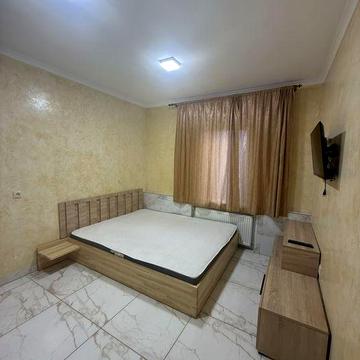 Здається довгостроково квартира студійно типу в р-н Клюшки