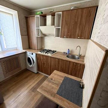 Здається однокімнатна з ремонтом по Київській