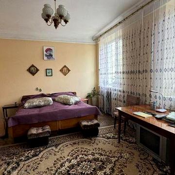 Продаж квартири в р-ні вул.Садова ( Паркова зона)