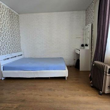 Торгова вул., 13