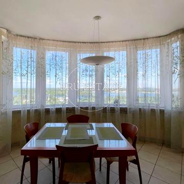 Володимира Івасюка просп. (Героїв Сталінграду), 8