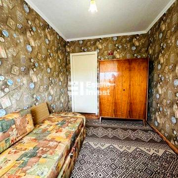 Продам 2 кімн. квартиру на пр. Науки, 66.