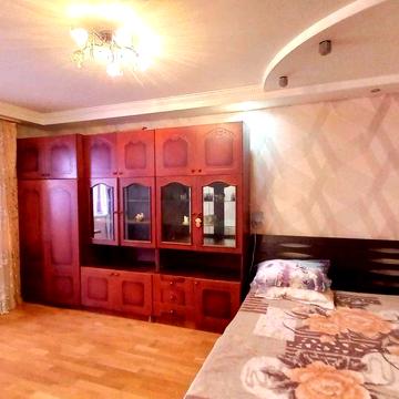 Сікорського 6, невисокий поверх, Газ, бойлер  м Берестейська 10 хв