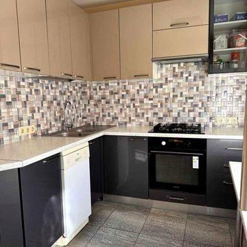 Продаж 4-х кімнатної квартири 103,4 кв м, вул. Момота, м.Бориспіль