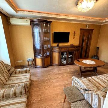 Продаж 2-х кім квартири в Лісках 2-й поверх