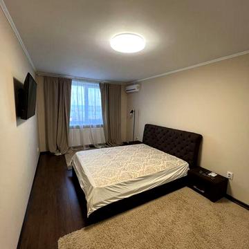 Оренща дуже гарноі 2 кмн квартири Митниця