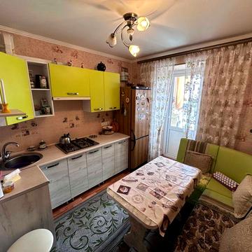2-кімнатна квартира з видом на море, 10 поверх, цегляний будинок