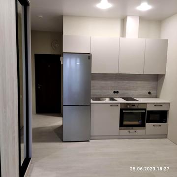 Професора Отамановського вул., 4