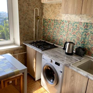 Андрія Малишка вул., 17