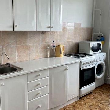 Оренда 2х кімнатної квартири у Дніпровському р-ні (Зестафонська 5)