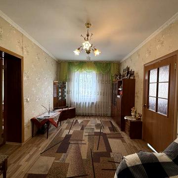 Будинок ( половина) 67 м + хозбудівлі + земля  в Іванкові Бориспільського р-ну
