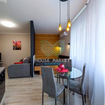 Срібнокільська вул., 12