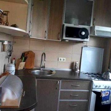 Продам 2 к. кв. на Олексіївці з капітальним добротним ремонтом