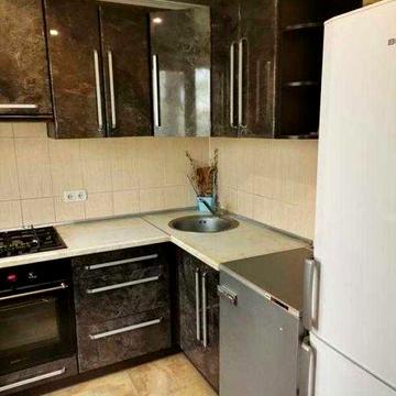 Продам 3 к. квартиру поруч з метро 23 Серпня.